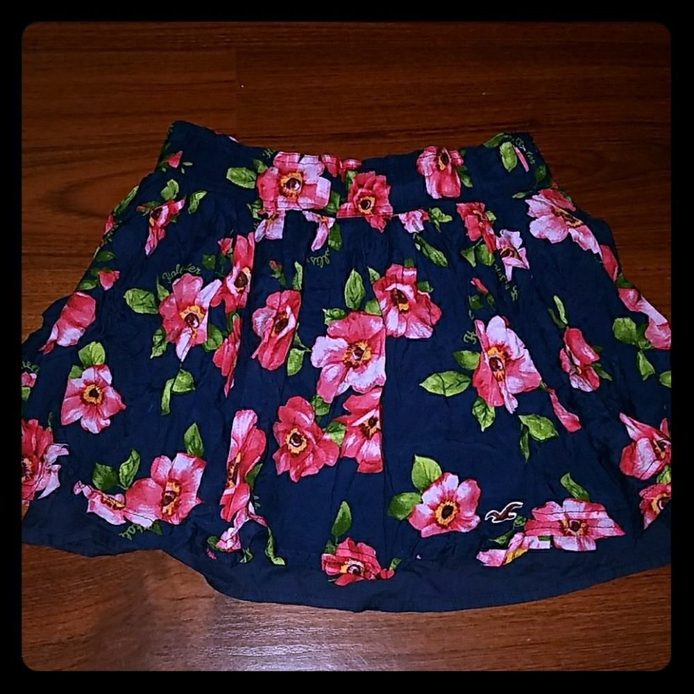 Mini floral skirt